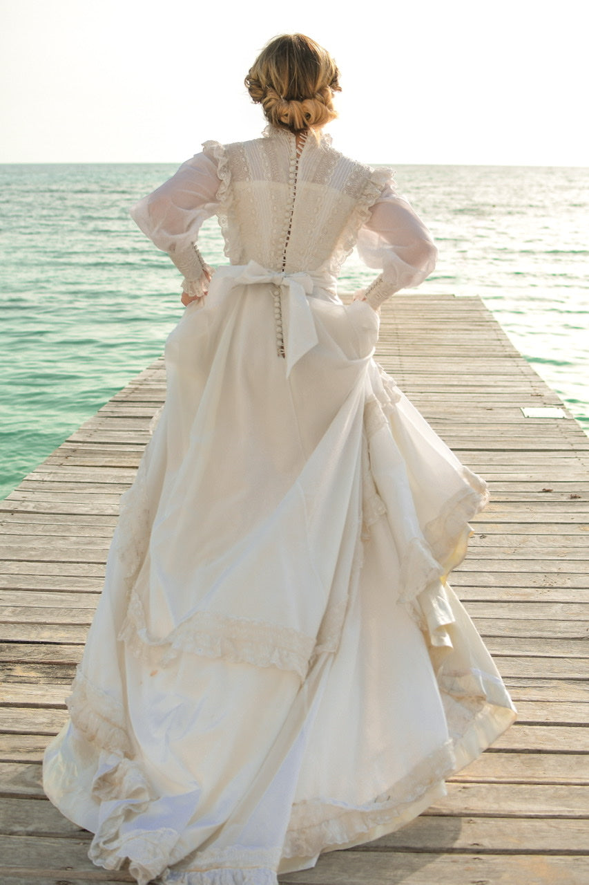 Vintage 1970s Victorian Wedding Dress (XS)