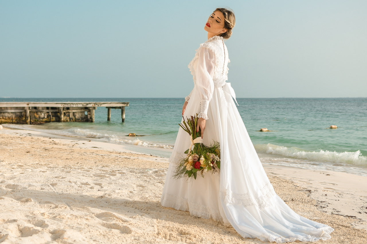 Vintage 1970s Victorian Wedding Dress (XS)